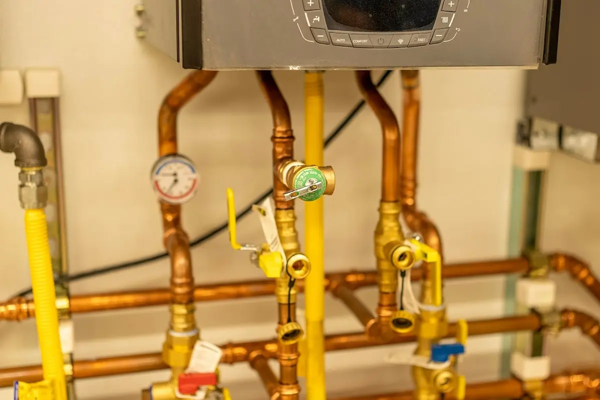 Licensed technician providing Pipe Repair for a homeowner in Lakeview Estates